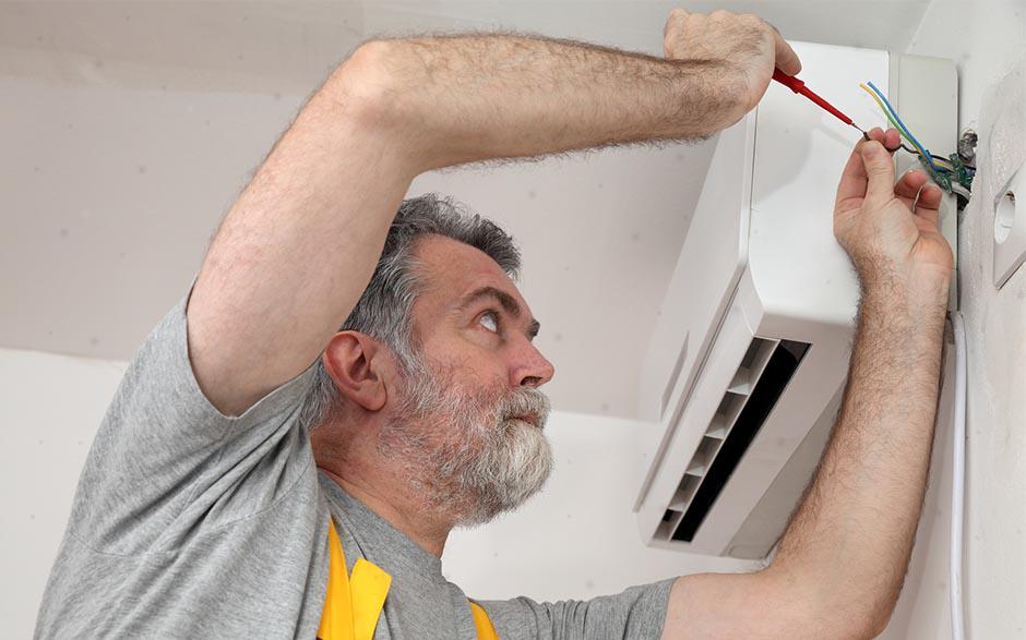 travail électricien Le Bourget